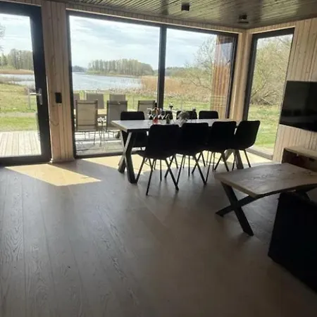 Letniskowy Nad Jeziorem 6os Semesterbostad